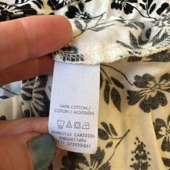 VICTORIA'S SECRET Women's Medium floral Black White PJs pajama set - Picture 4 of 6